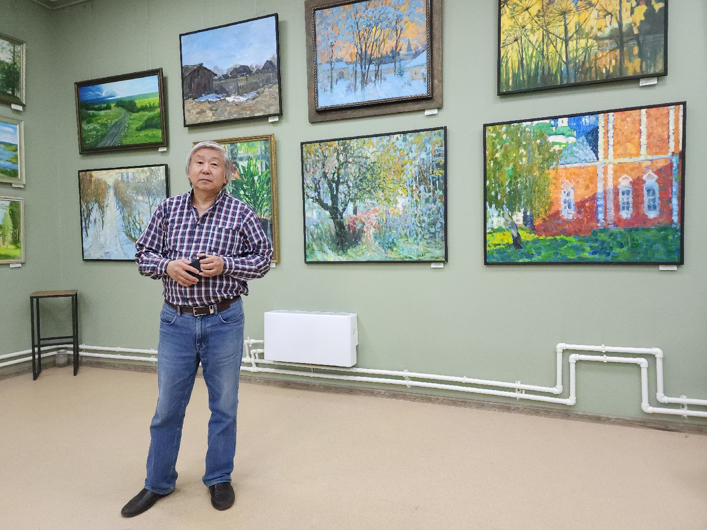 пушкино, экспозиция, самобытное творчество, живопись, художественная выставка, художник-педагог,