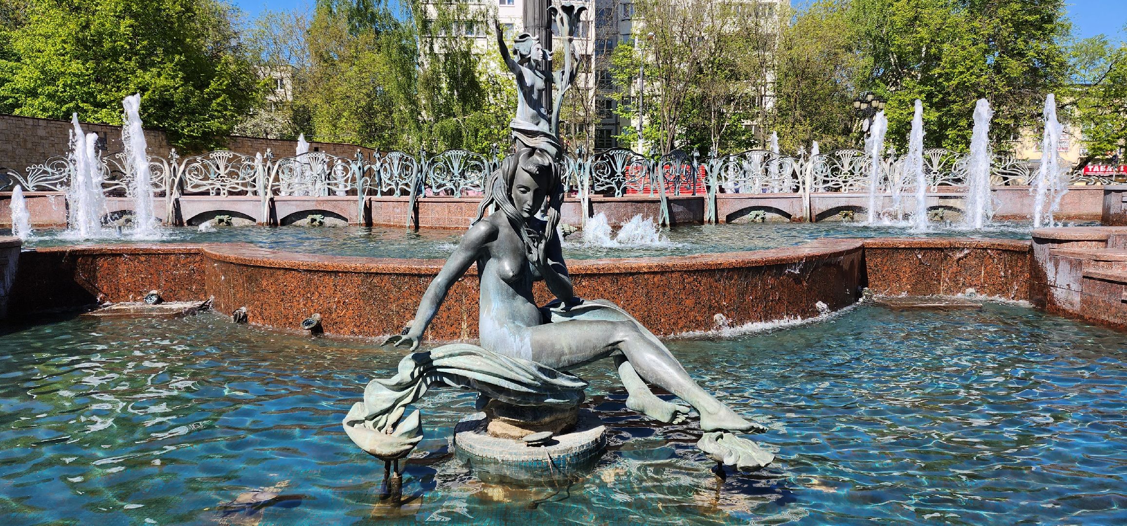 раменское, благоустройство, запуск фонтанов, фонтан времена года на площади молодежи,