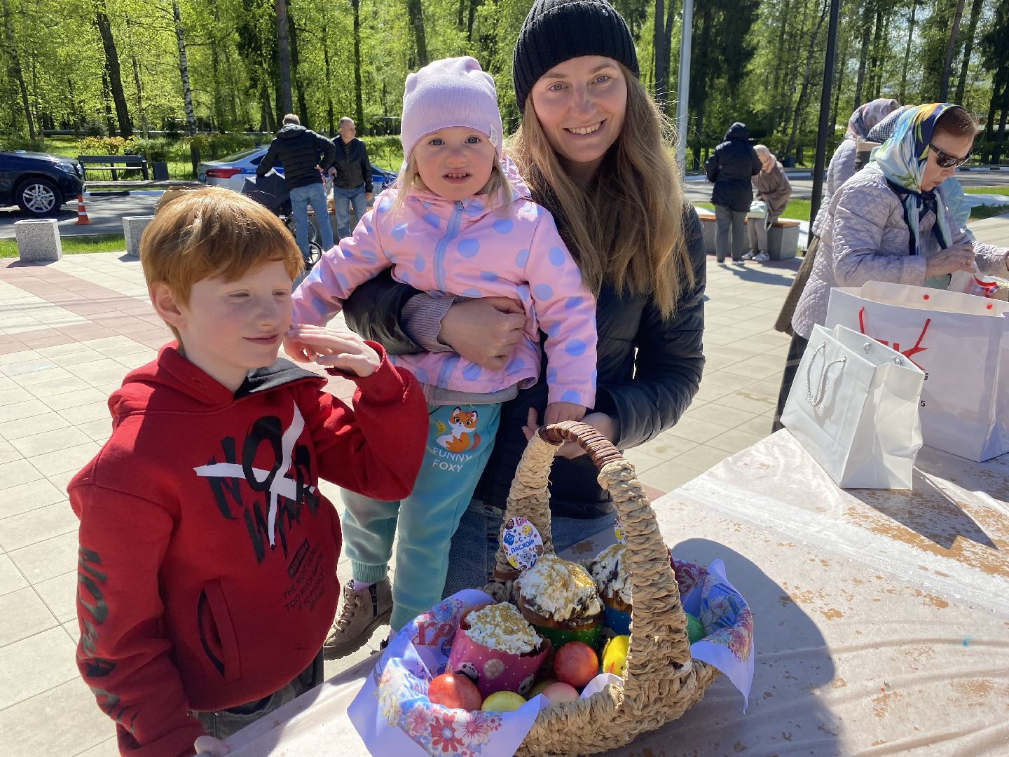 воскресение господне, Праздник Пасхи, Тихая суббота, Соборная площадь Власиха, храм во власихе, освящение куличей,