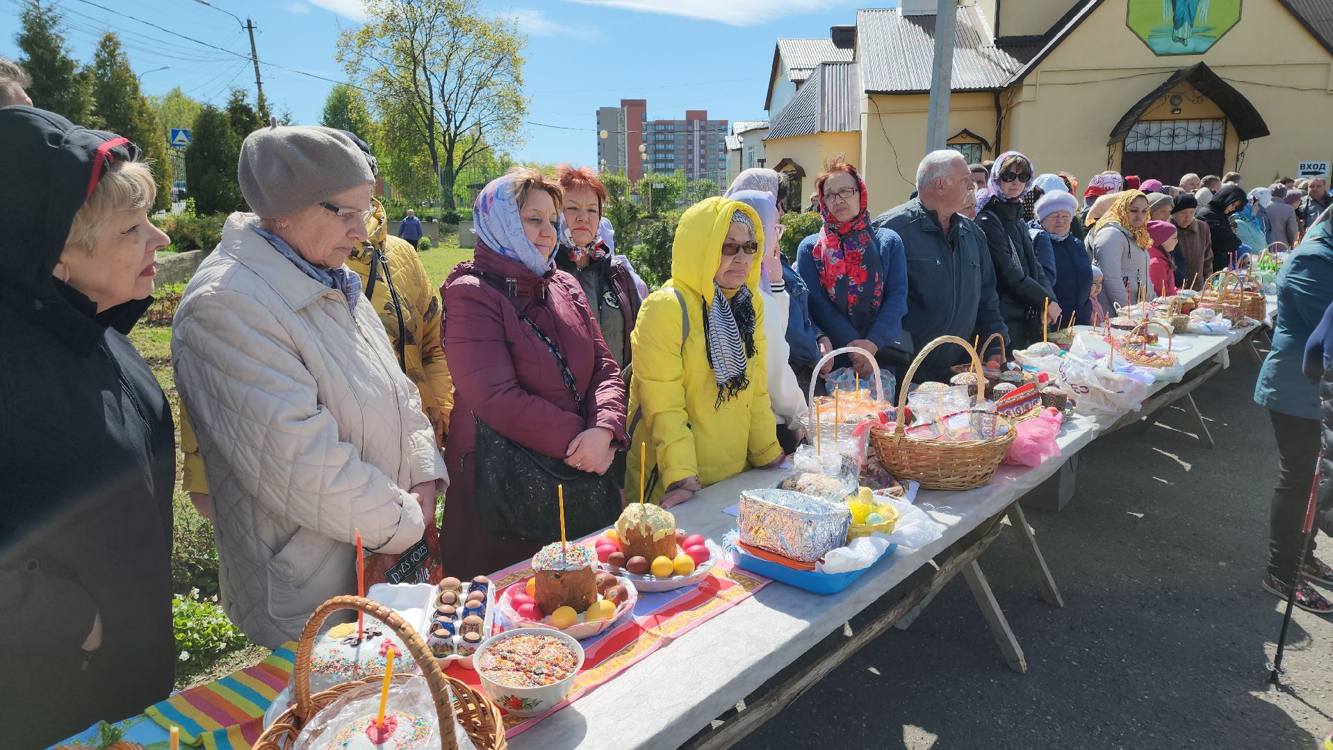 кашира, храм петра и февронии, пасха, великая суббота, освящение куличей, освящение пасхальных яиц,