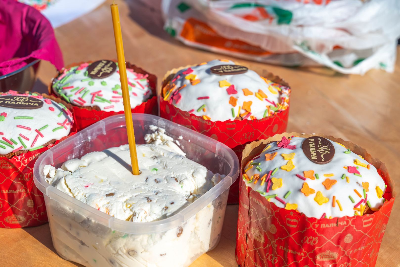 Реутов, Троицкий храм, Храм Казанской иконы Божьей Матери, Пасха, Христос воскрес, куличи, яйца, освящение, освящение куличей,