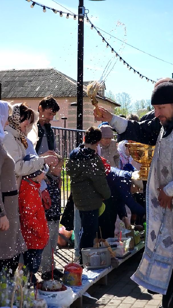 электросталь, мой город, жители города, пасха, пасхальные традиции, пасхальные яйца, освящение куличей, освящение пасхальных куличей, освящение пасхальных яиц, храм,