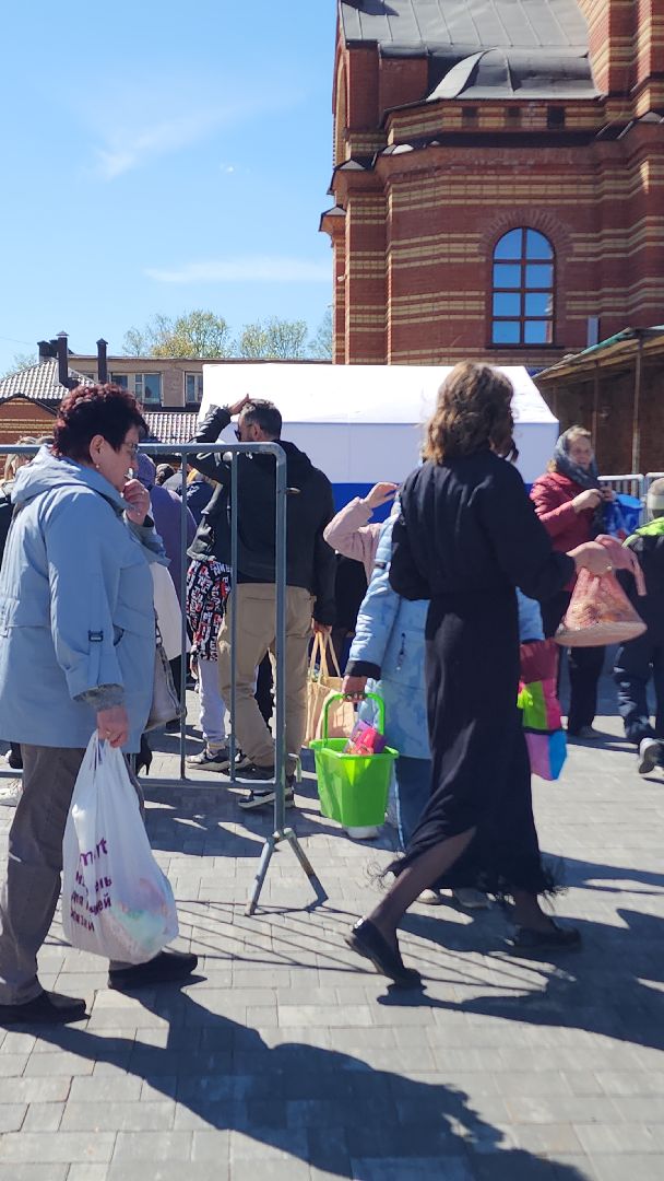 электросталь, мой город, жители города, пасха, пасхальные традиции, пасхальные яйца, освящение куличей, освящение пасхальных куличей, освящение пасхальных яиц, храм,