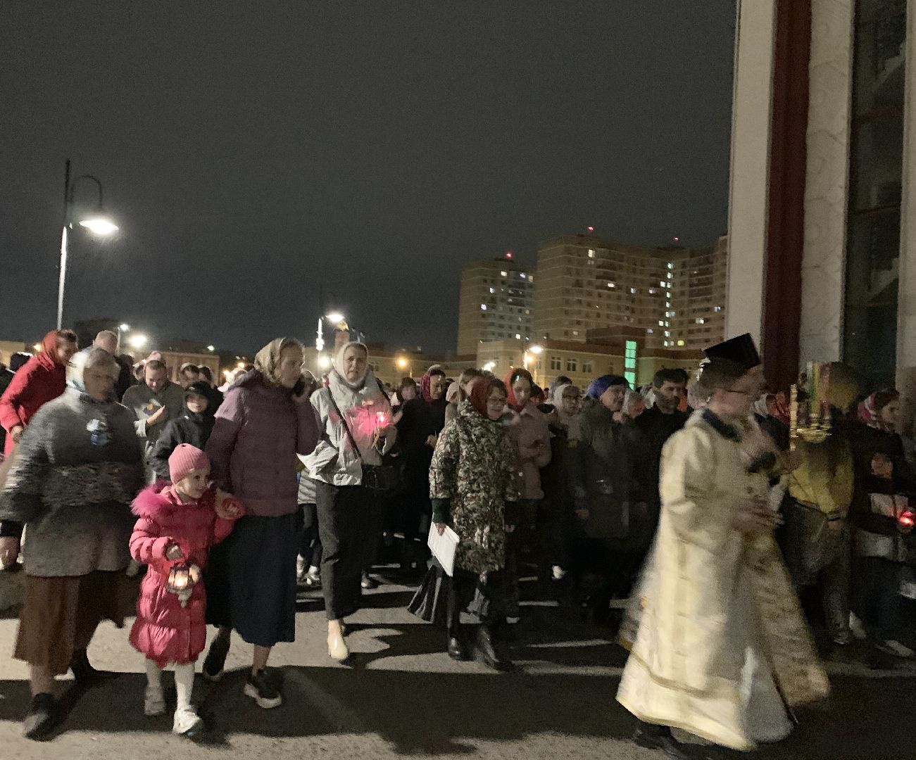 Балашиха, Подмосковье, пасхальное богослужение, Пасха, крестный ход,