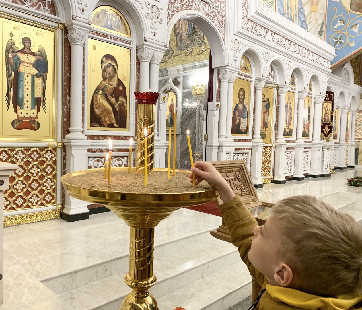 Балашиха, Подмосковье, пасхальное богослужение, Пасха, крестный ход,