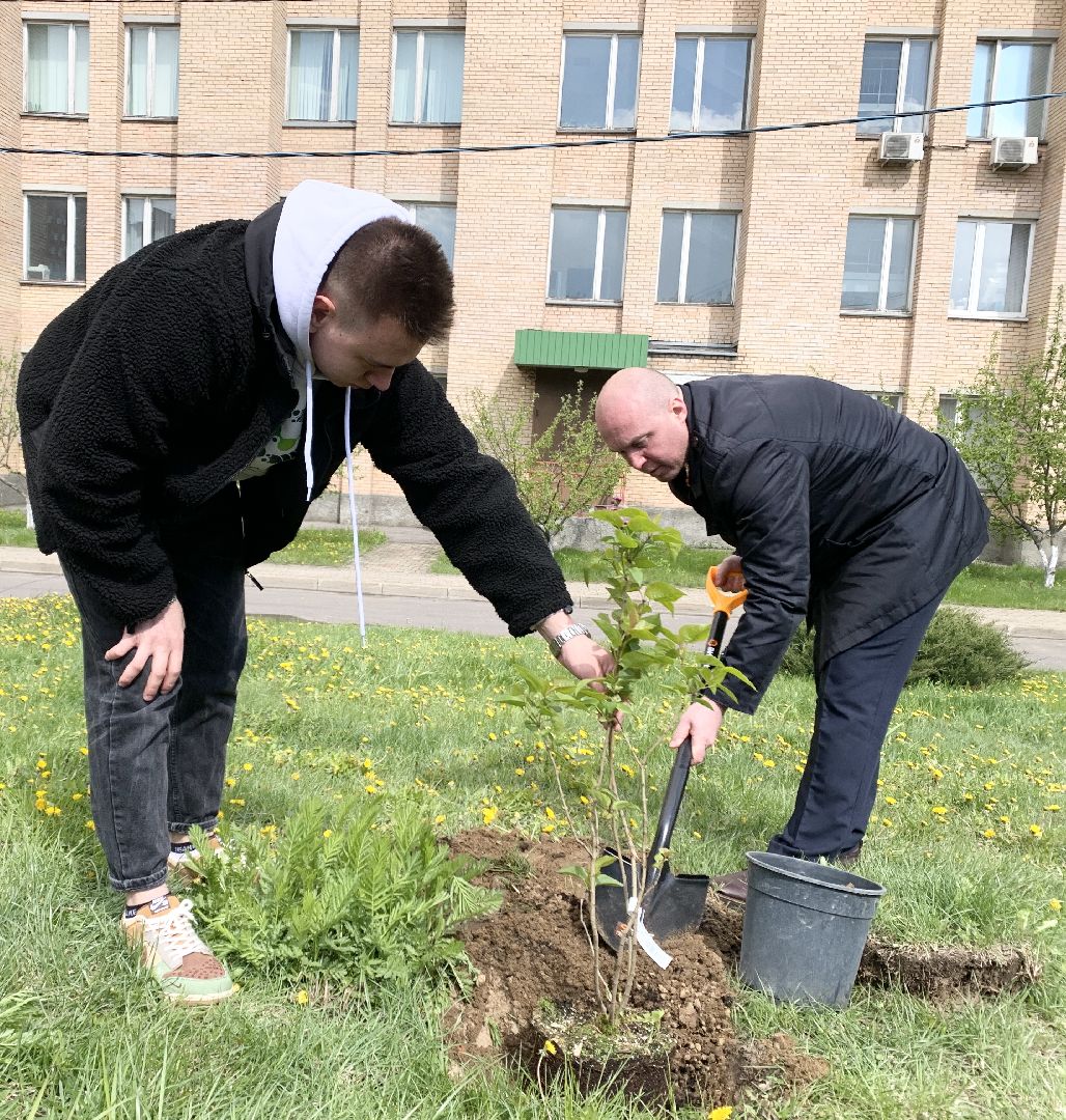 Балашиха, Подмосковье, День Победы, Сиреневый парк Победы 2024, аллея памяти, сиреневая аллея, митинг,