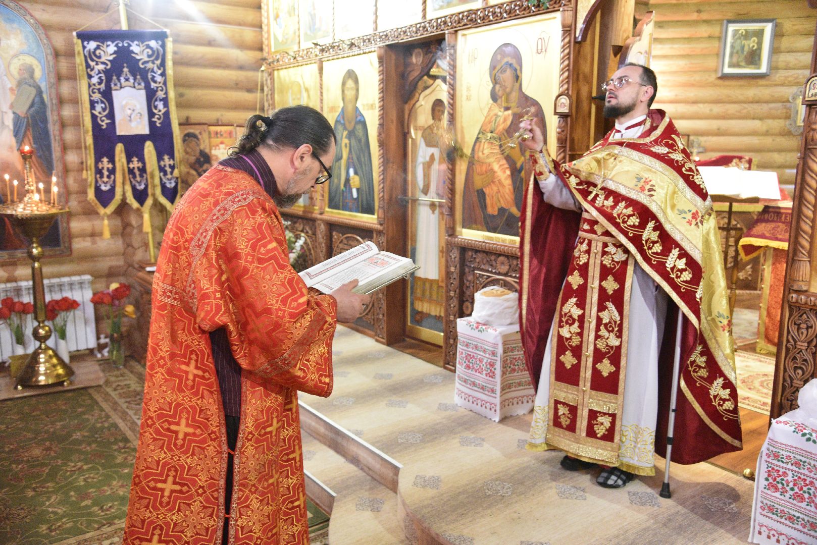 лотошино, храм, пасха, пасхальное богослужение, пасхальные традиции,