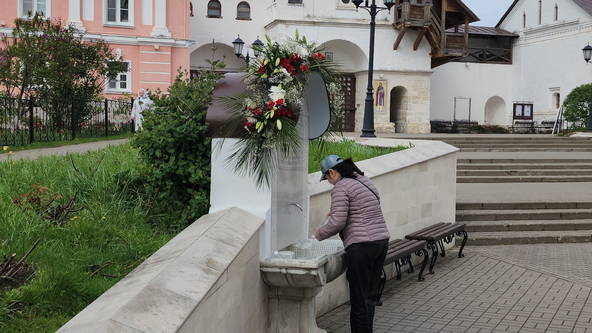 женский владычный монастырь, серпухов, владычная слобода, павлины, пасха в серпухове,