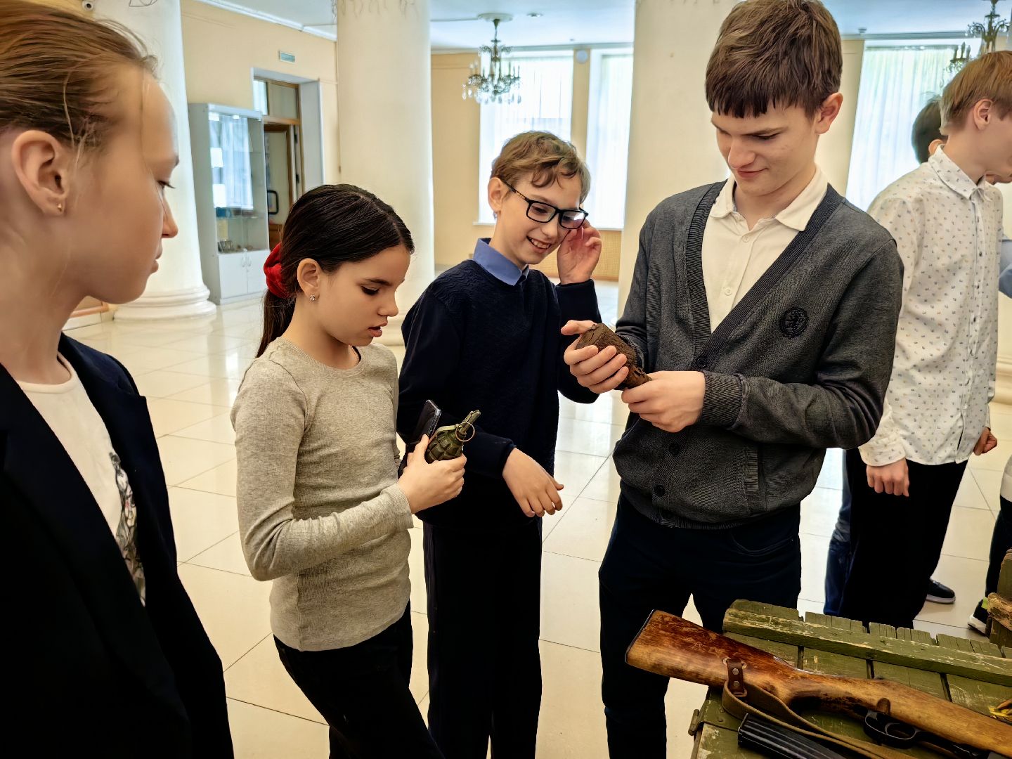 урок мужества, оружие, ВОВ, СВО, экскурсия, экскурсия для школьников,