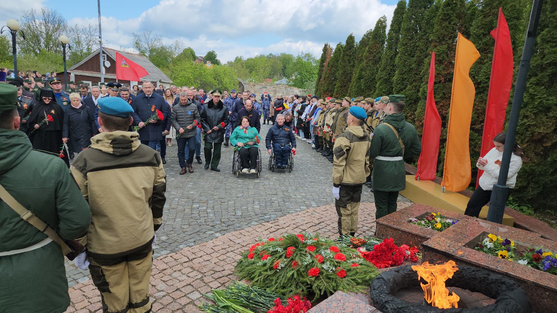 серпухов, подмосковье, 9 мая, возложение цветов, день победы, великая отечественная война,
