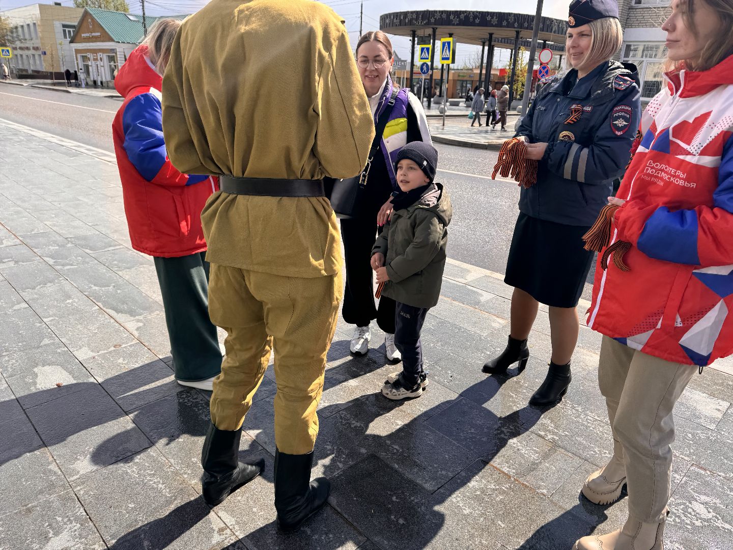 волонтеры, шаховская, георгиевская лента, георгиевская ленточка,