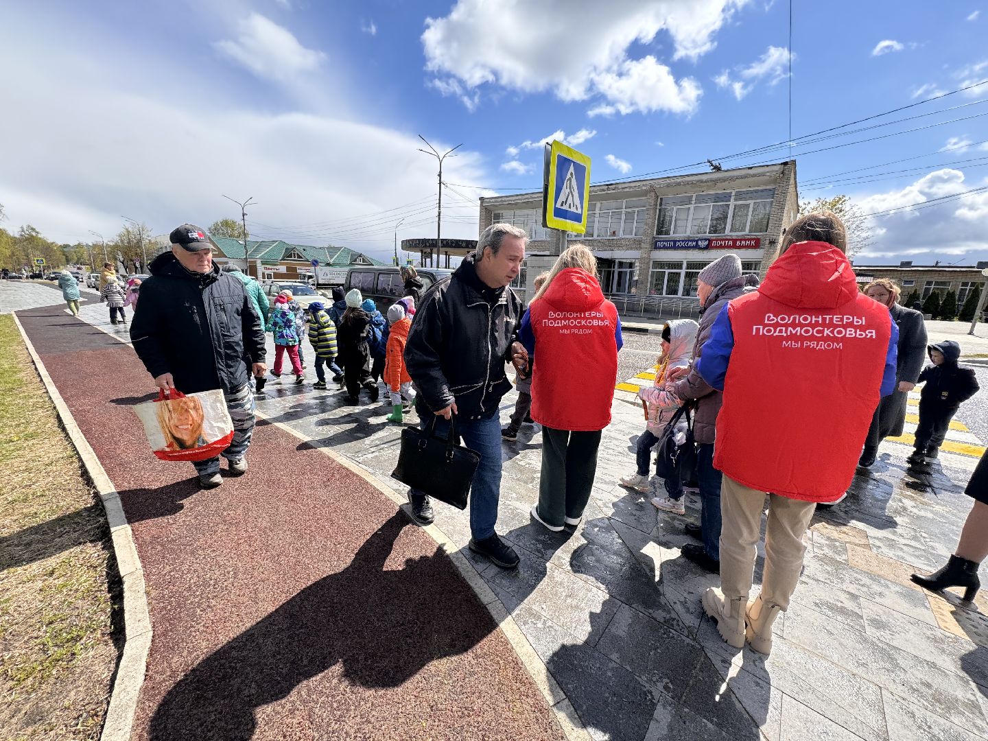 волонтеры, шаховская, георгиевская лента, георгиевская ленточка,