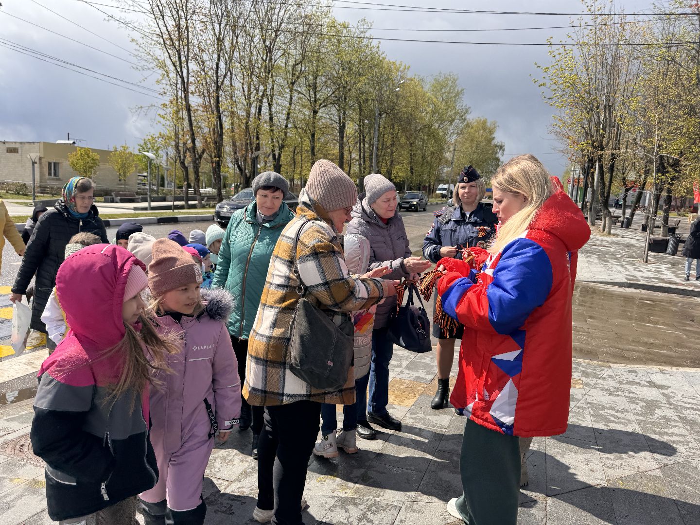 волонтеры, шаховская, георгиевская лента, георгиевская ленточка,