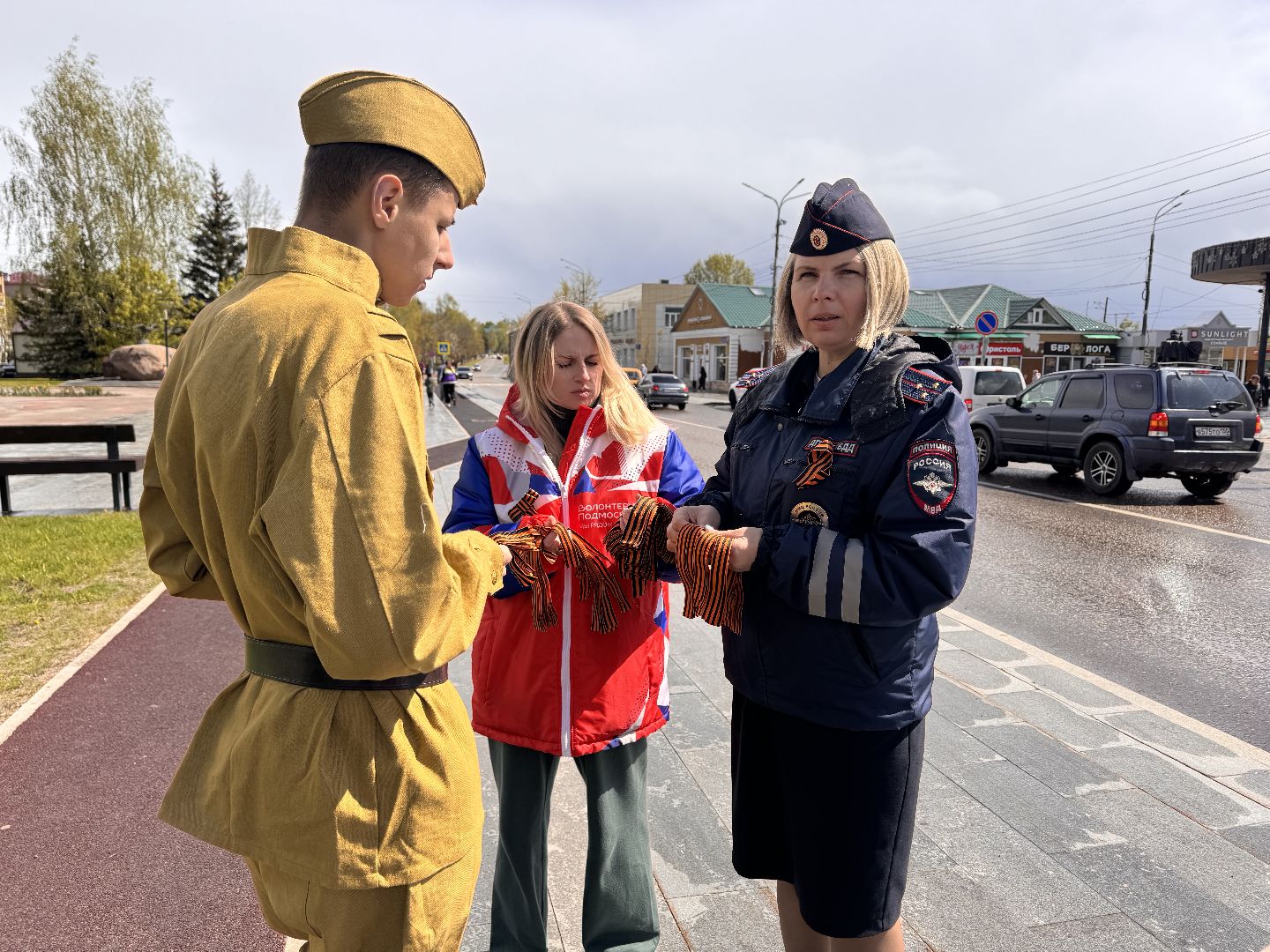 волонтеры, шаховская, георгиевская лента, георгиевская ленточка,