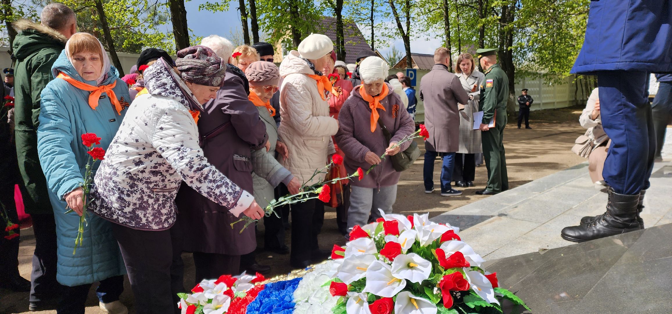 раменское, общество, памятное мероприятие на центральном городском кладбище, возложение цветов к мемориалу скорбящей матери,