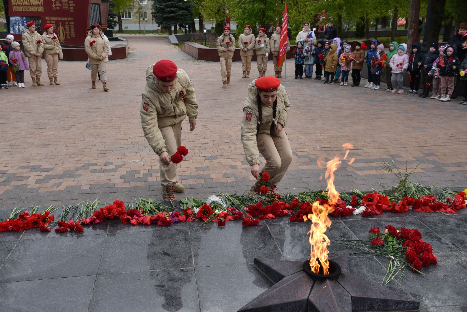 лотошино, сквер победы, день победы, митинг, юнармия,