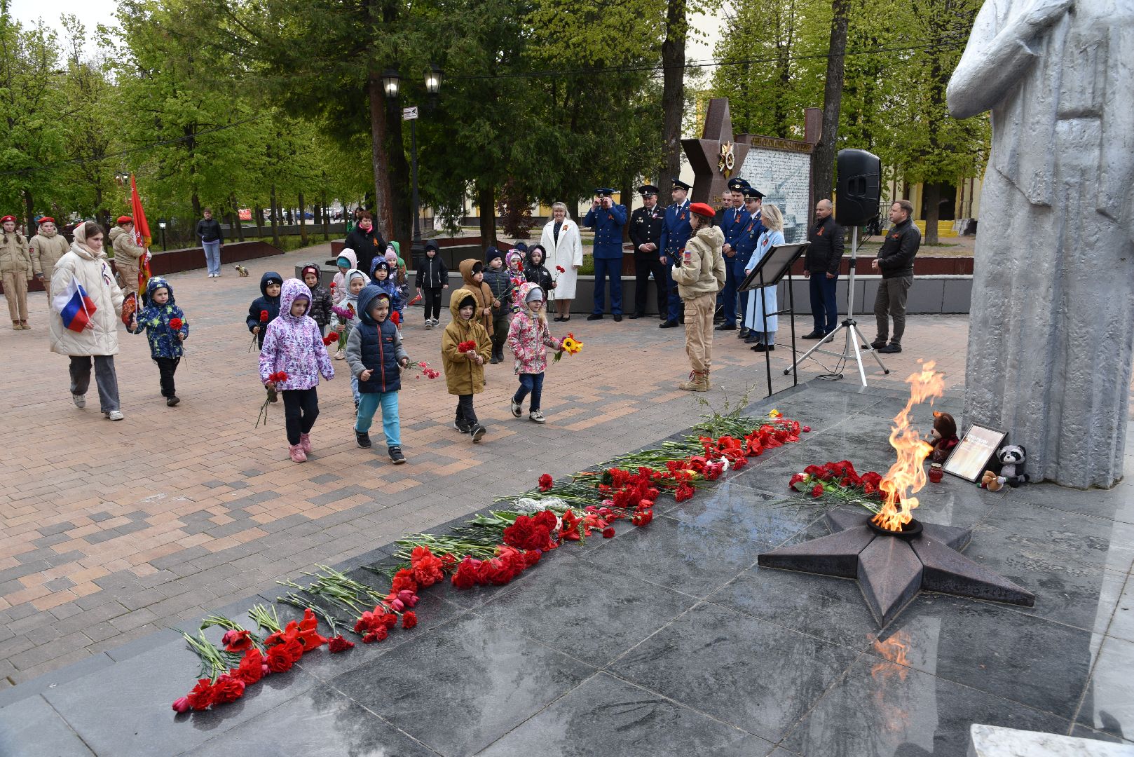 лотошино, сквер победы, день победы, митинг, юнармия,