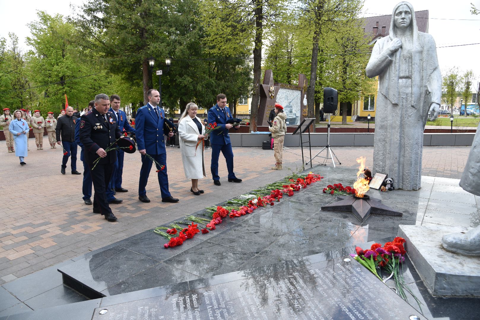 лотошино, сквер победы, день победы, митинг, юнармия,
