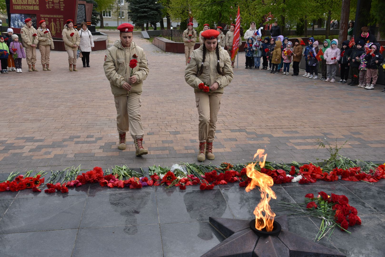 лотошино, сквер победы, день победы, митинг, юнармия,