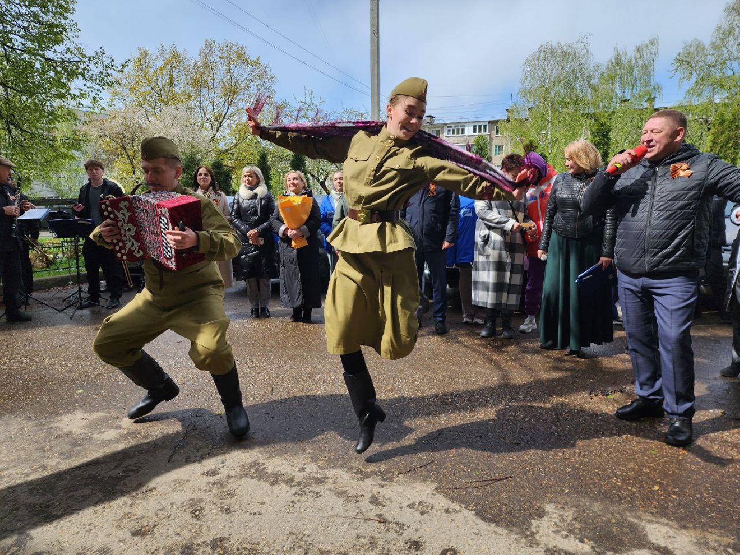 можайск, можайский городской округ, подмосковье, день победы, фронтовые бригады, поздравления, концерт под окнами, 9 мая,