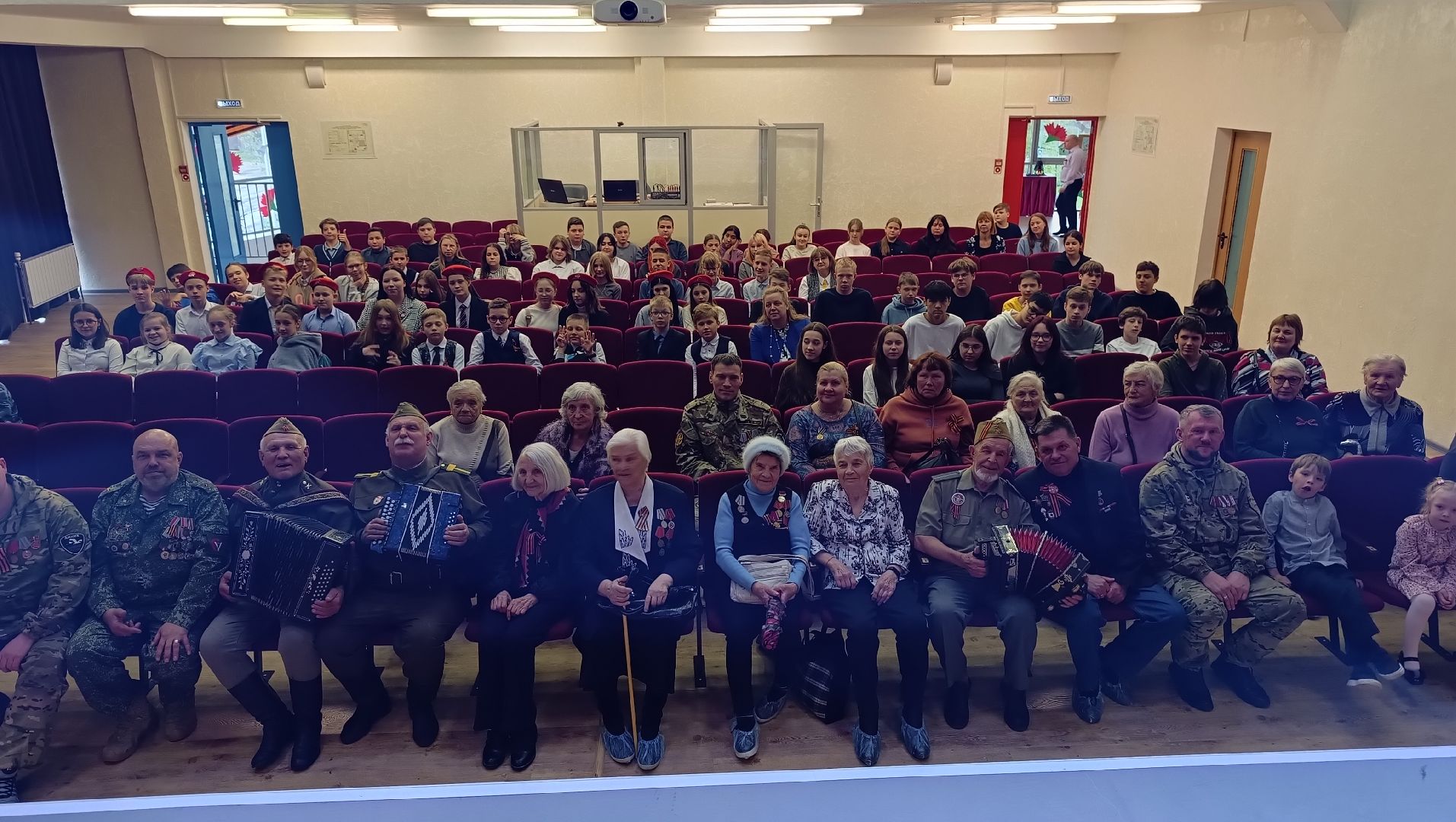 фронтовая гармонь, лобня, песни военных лет,