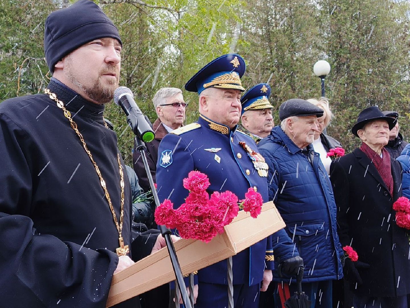 Солнечногорск, возложение цветов, день победы, 9 мая, жители,
