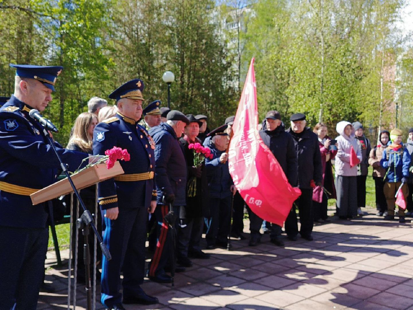 Солнечногорск, возложение цветов, день победы, 9 мая, жители,