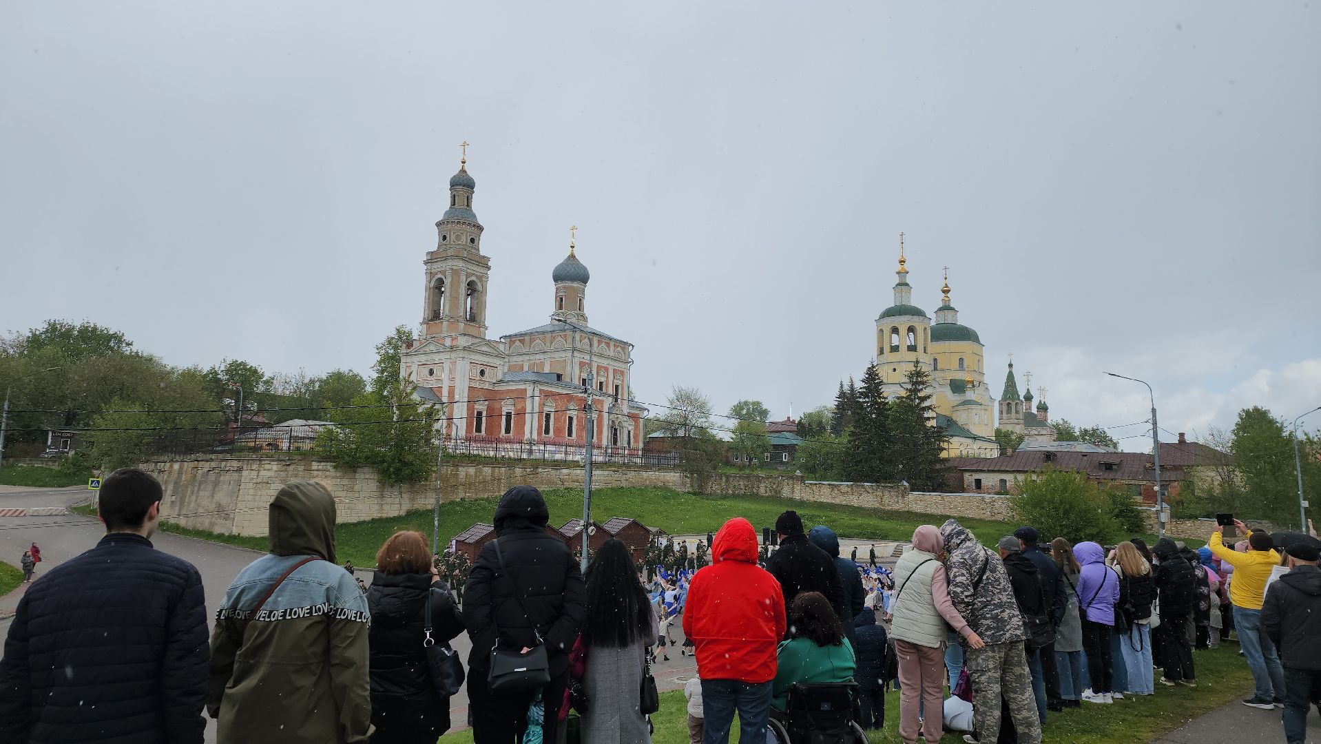 серпухов, подмосковье, день победы, акция синий платочек, 9 мая, великая отечественная война, акции,