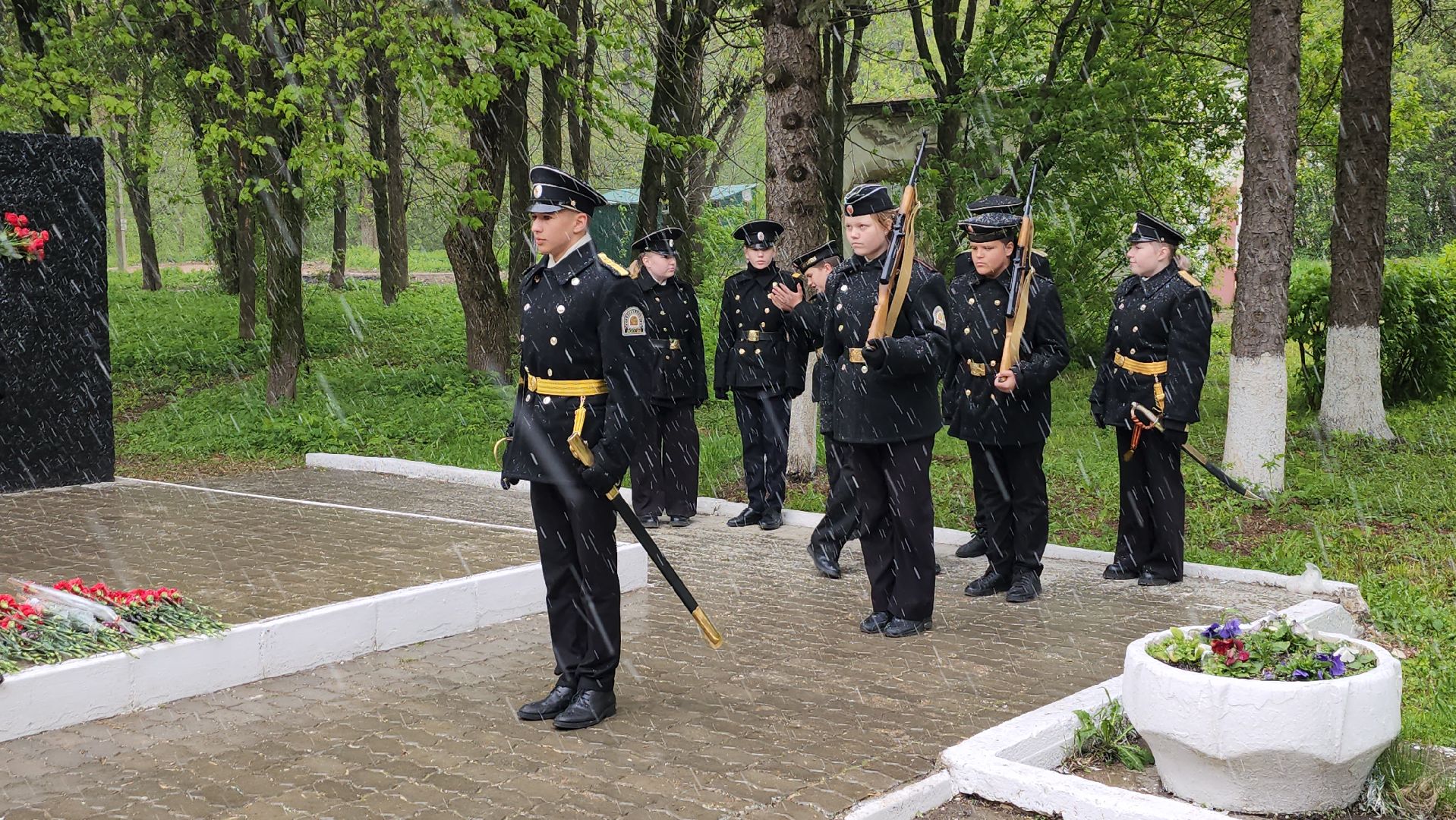 серпухов, улица крюкова, вечный огонь, день победы, праздничный митинг, 9 мая,
