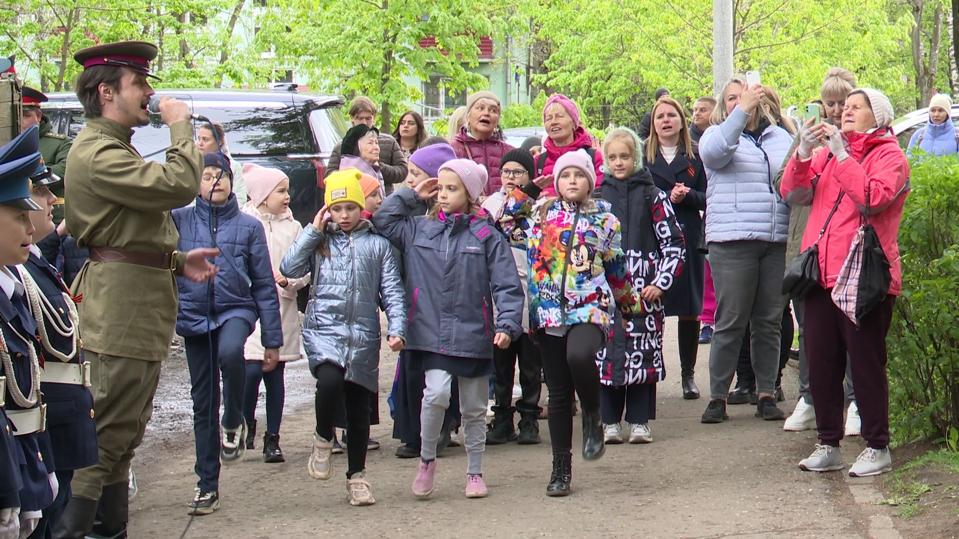 Реутов, день победы, праздник со слезами на глазах, парад у дома ветерана, я помню, я горжусь,ветераны войны,