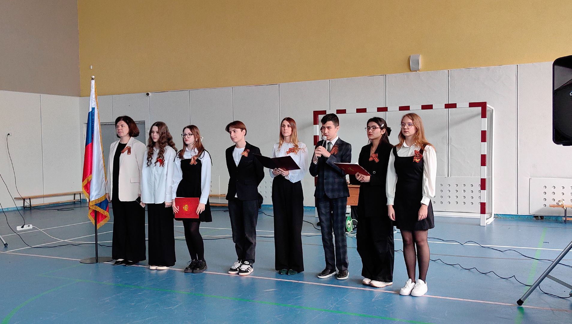 День Победы, мемориал, возложение цветов, торжественная линейка,