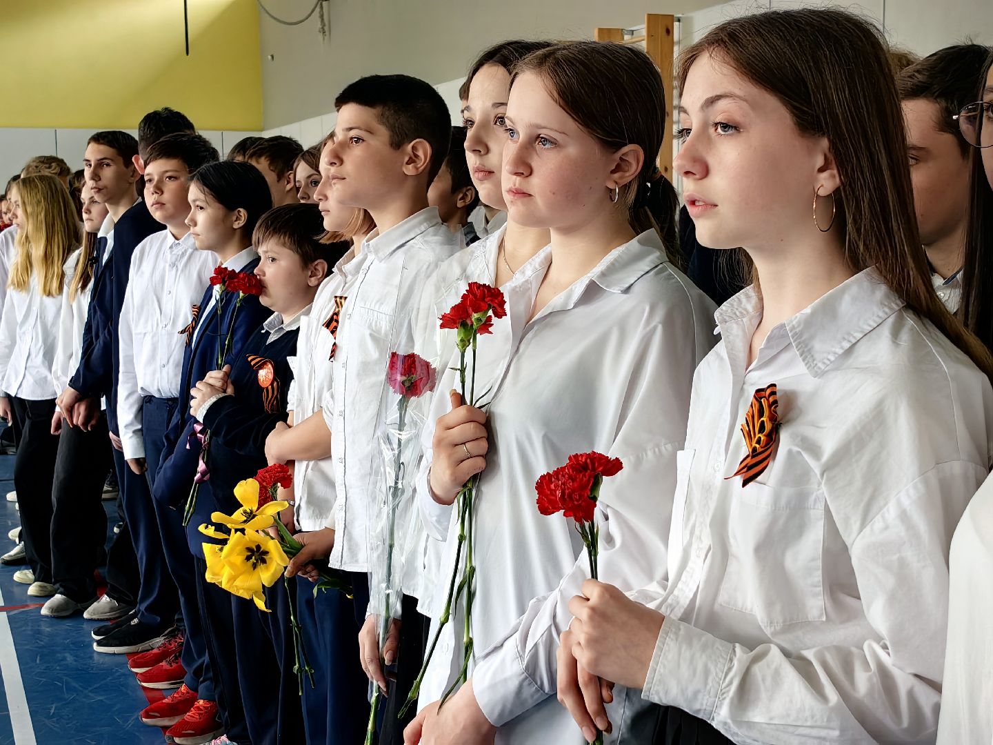 День Победы, мемориал, возложение цветов, торжественная линейка,