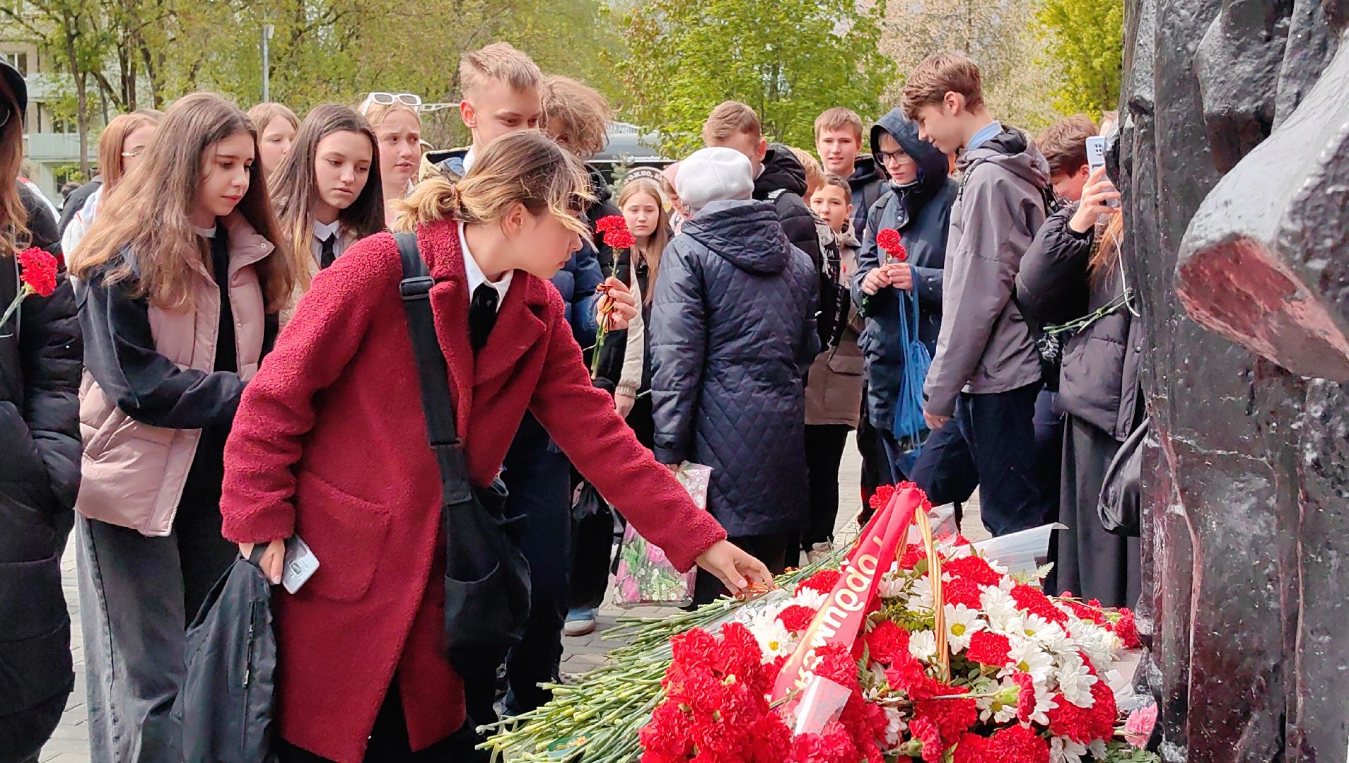 День Победы, мемориал, возложение цветов, торжественная линейка,