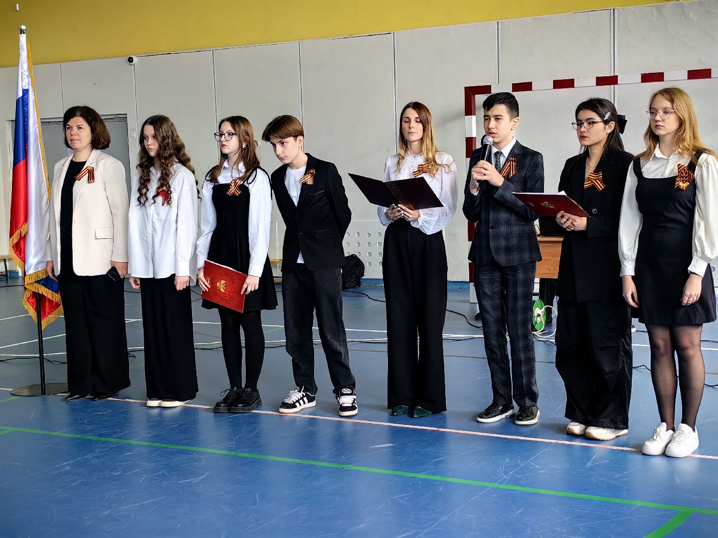 День Победы, мемориал, возложение цветов, торжественная линейка,