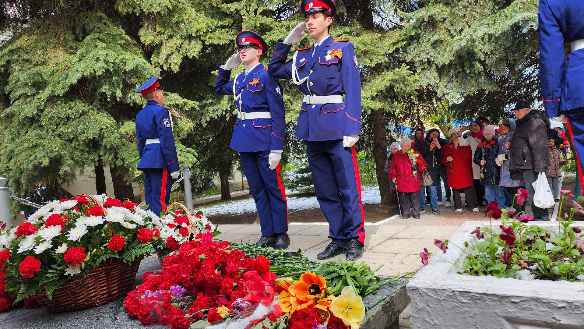 ЦВПВ, Микрорайон Западный, Домодедово, Подмосковье, День Победы, Митинг, 9 мая, Возложение цветов,