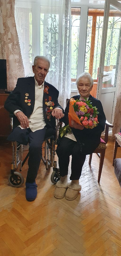 поздравление ветерана, концерт для ветерана, мытищи, концерт под окнами ветерана,