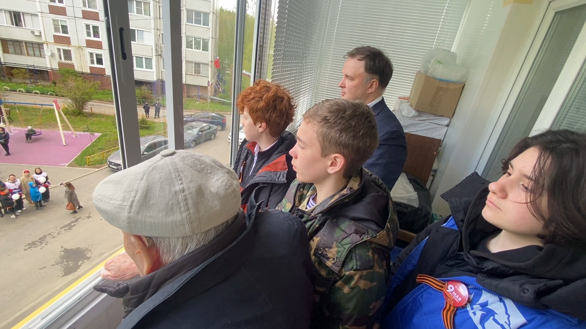 день победы во власихе, 9 мая день победы, концерт под окнами ветерана, волонтеры власихи, участник вов,