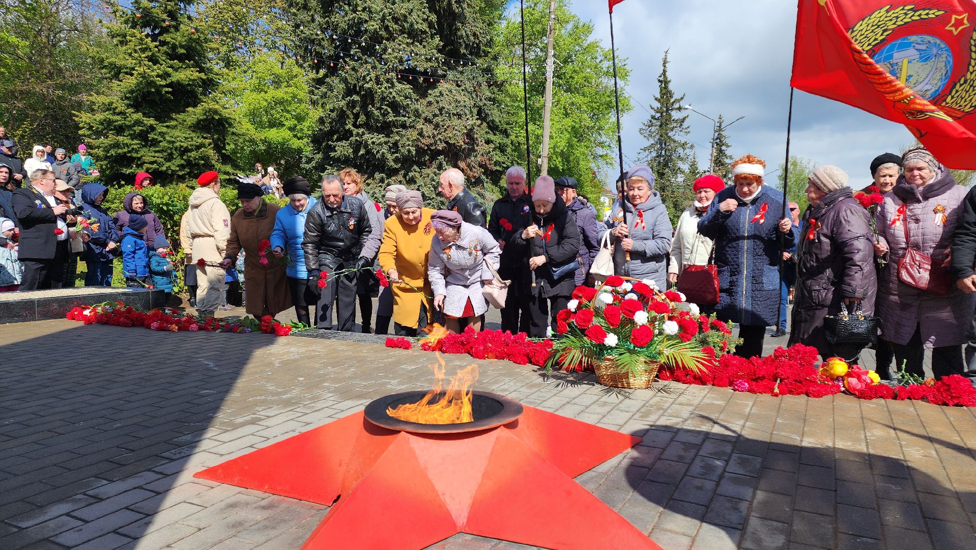 кашира, день победы, 9 мая, аллея славы, митинг, возложение цветов,