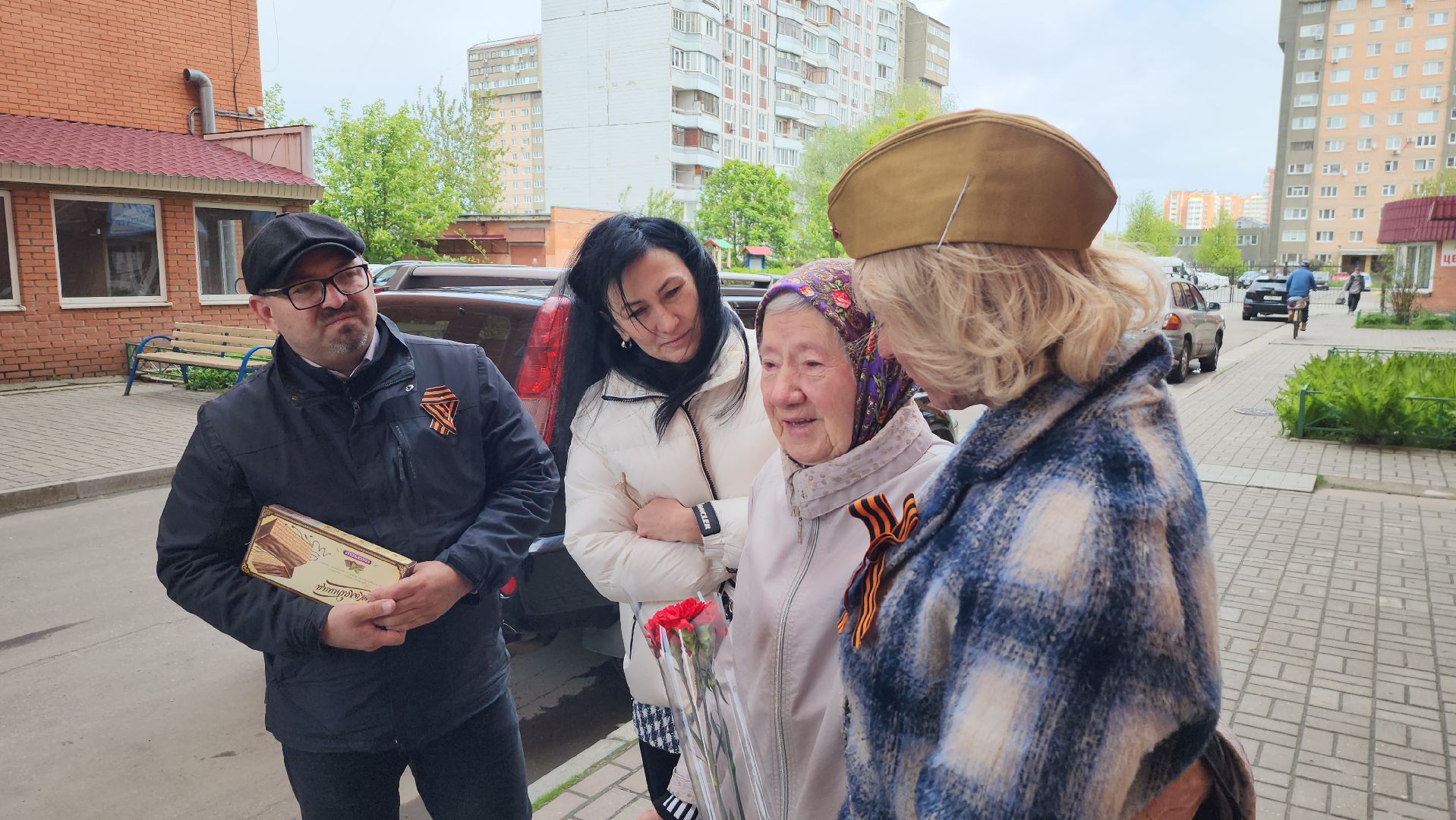 день победы, волонтеры, ветераны, ВОВ, поздравление ветерана, 9 мая,