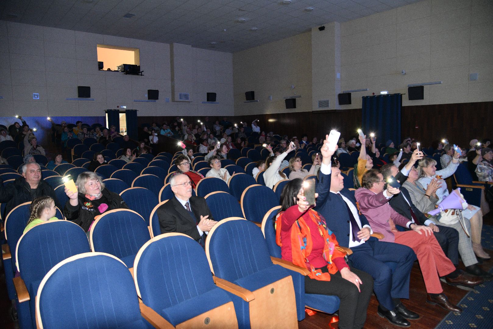 лотошино, лотошинский цдк, день победы, концерт, пермское землячество,