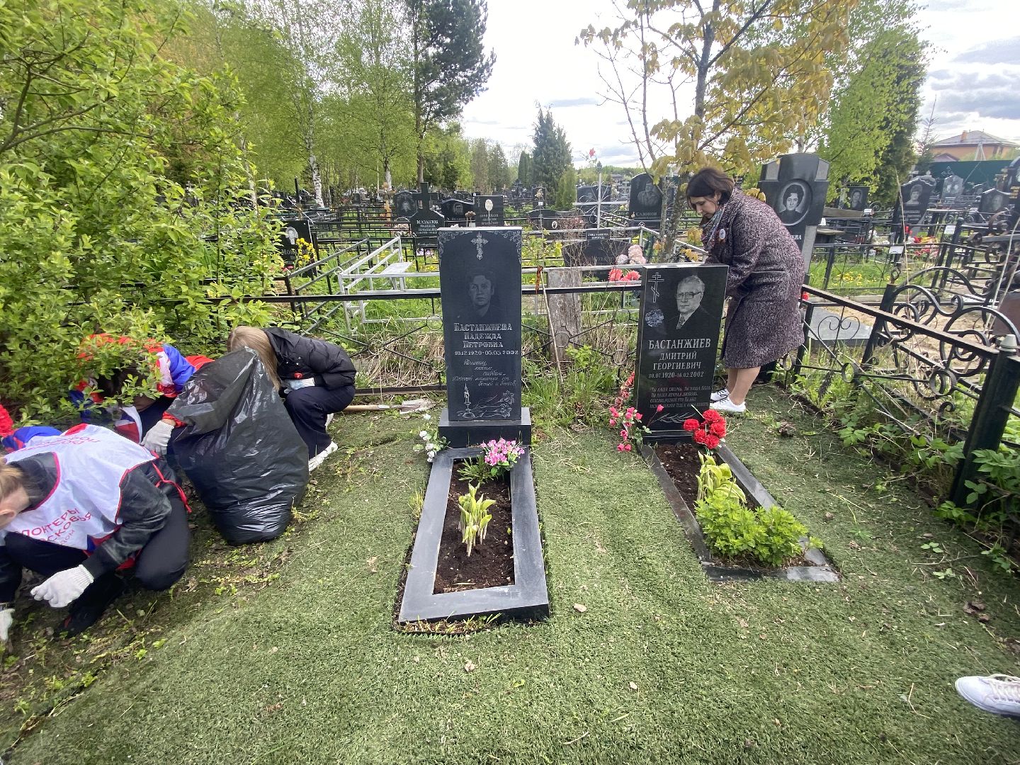 юдинское кладбище, Дмитрий Бастанжиев, Школа им АС Попова, волонтеры власихи, молодогвардейцы Власихи,
