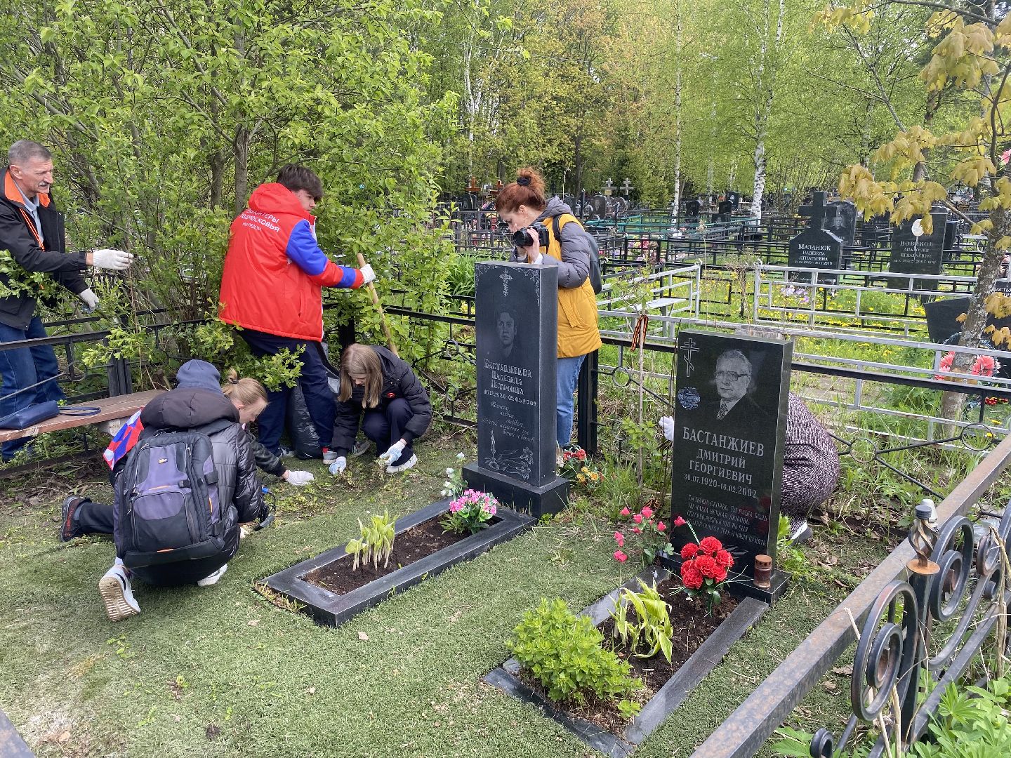 юдинское кладбище, Дмитрий Бастанжиев, Школа им АС Попова, волонтеры власихи, молодогвардейцы Власихи,