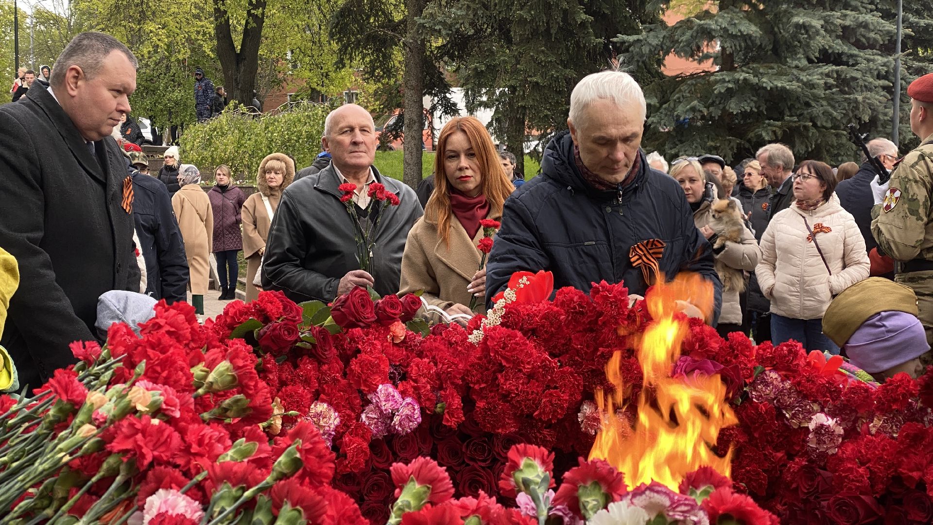 аллея славы, день победы, вечный огонь, возложение цветов, память погибших,