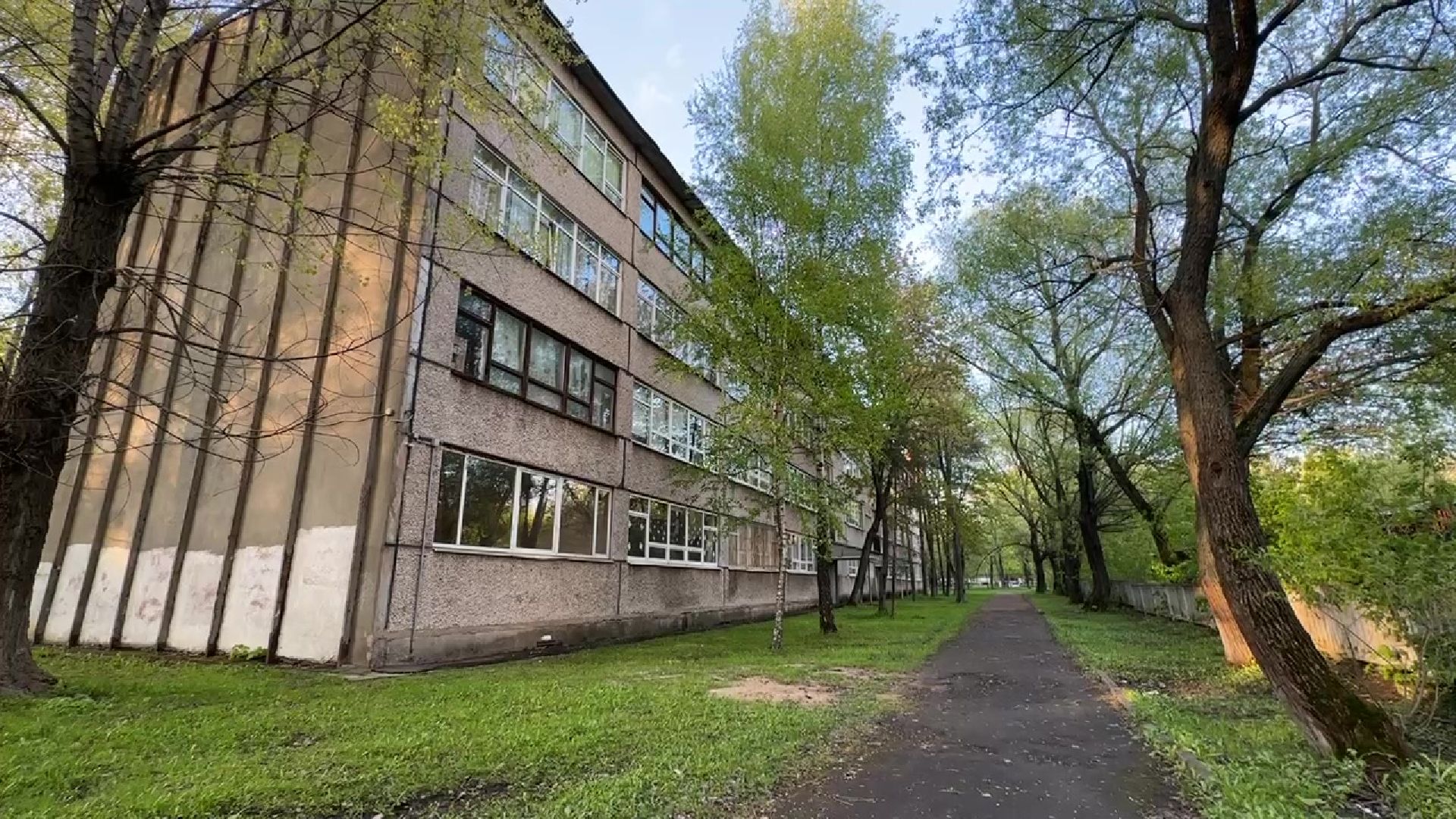 Реутов, образование, строительство пристройки, расширение,