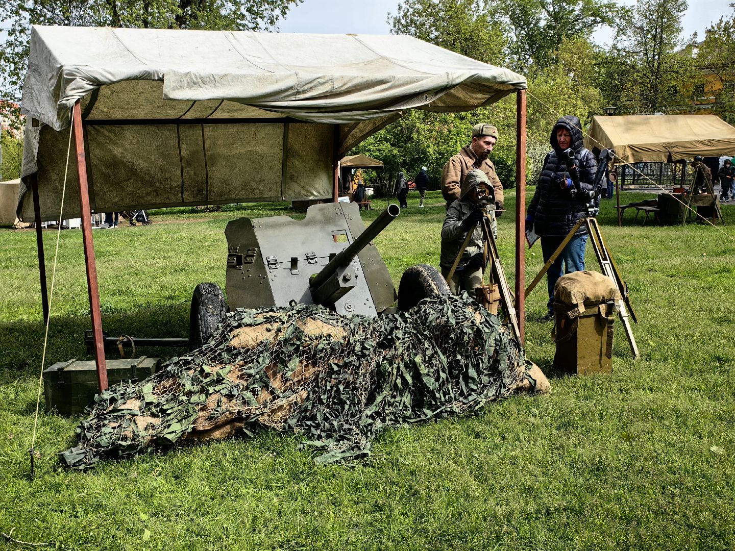 парк, день победы, оружие военных времн, полевая кухня,