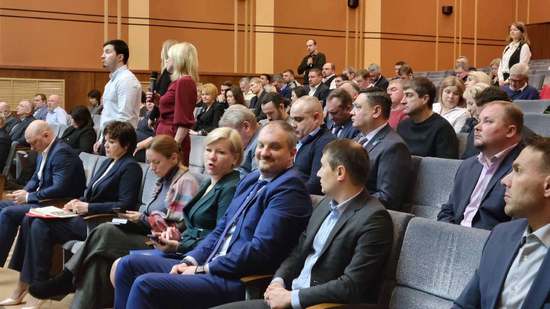 Красногорск, общество