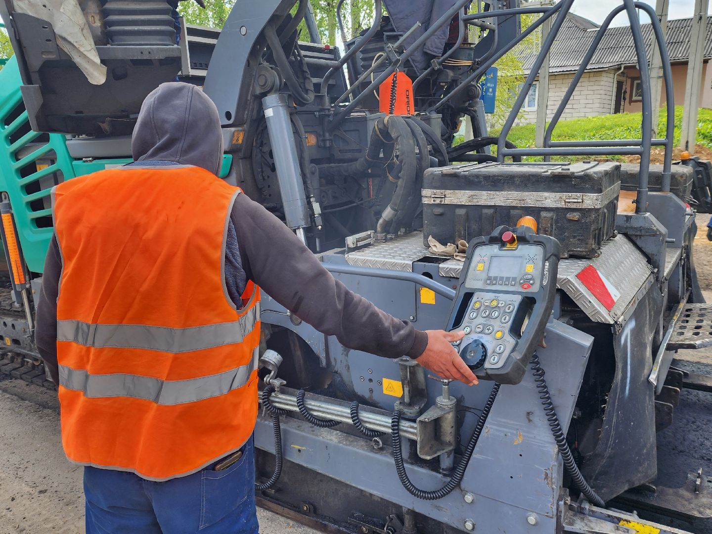 ремонт дорог, дорожное покрытие,