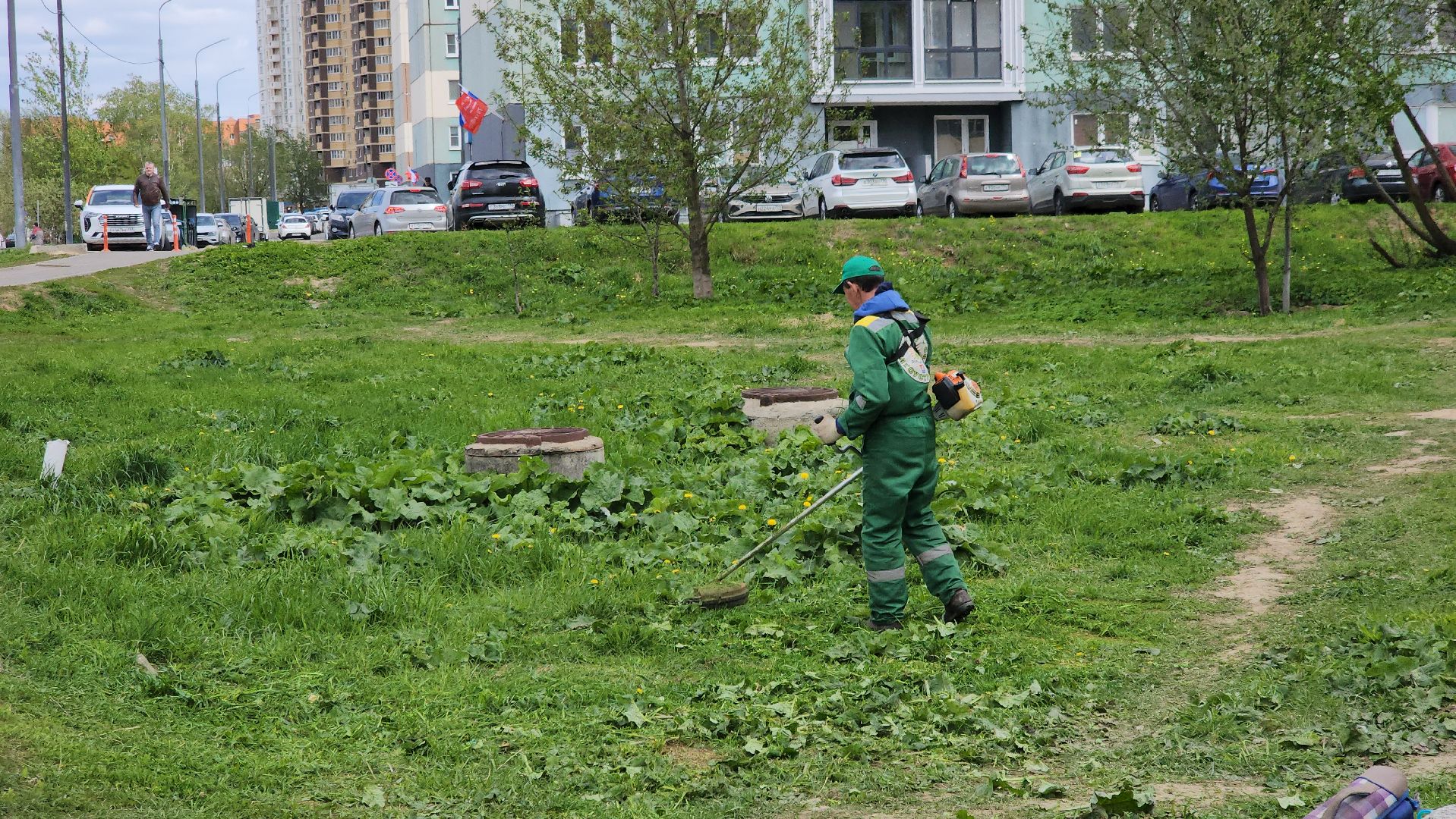 долгопрудный, коммунальная техника, покос травы, мбу благоустройство, Новый бульвар,
