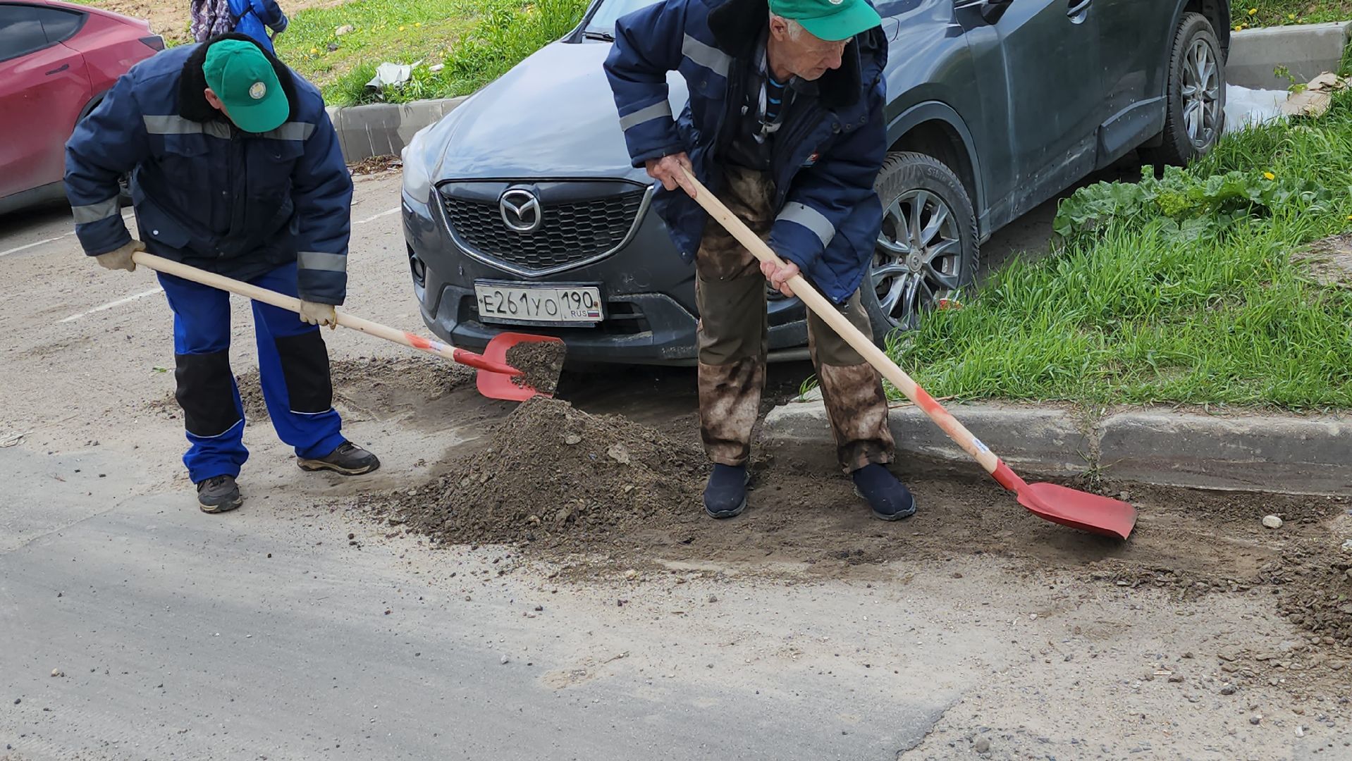 Долгопрудный, уборка мусора, подметально-вакуумная машина, трактор, мбу благоустройство,