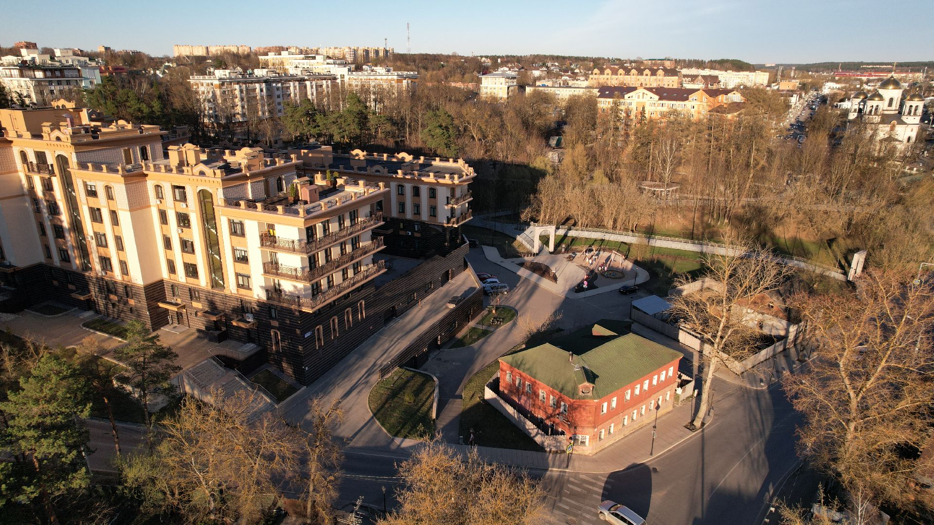 видео с коптера, музей, десерт,